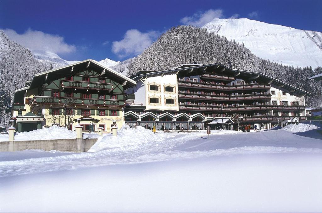 Alpenrose Wellnesshotel Bach  Exterior photo